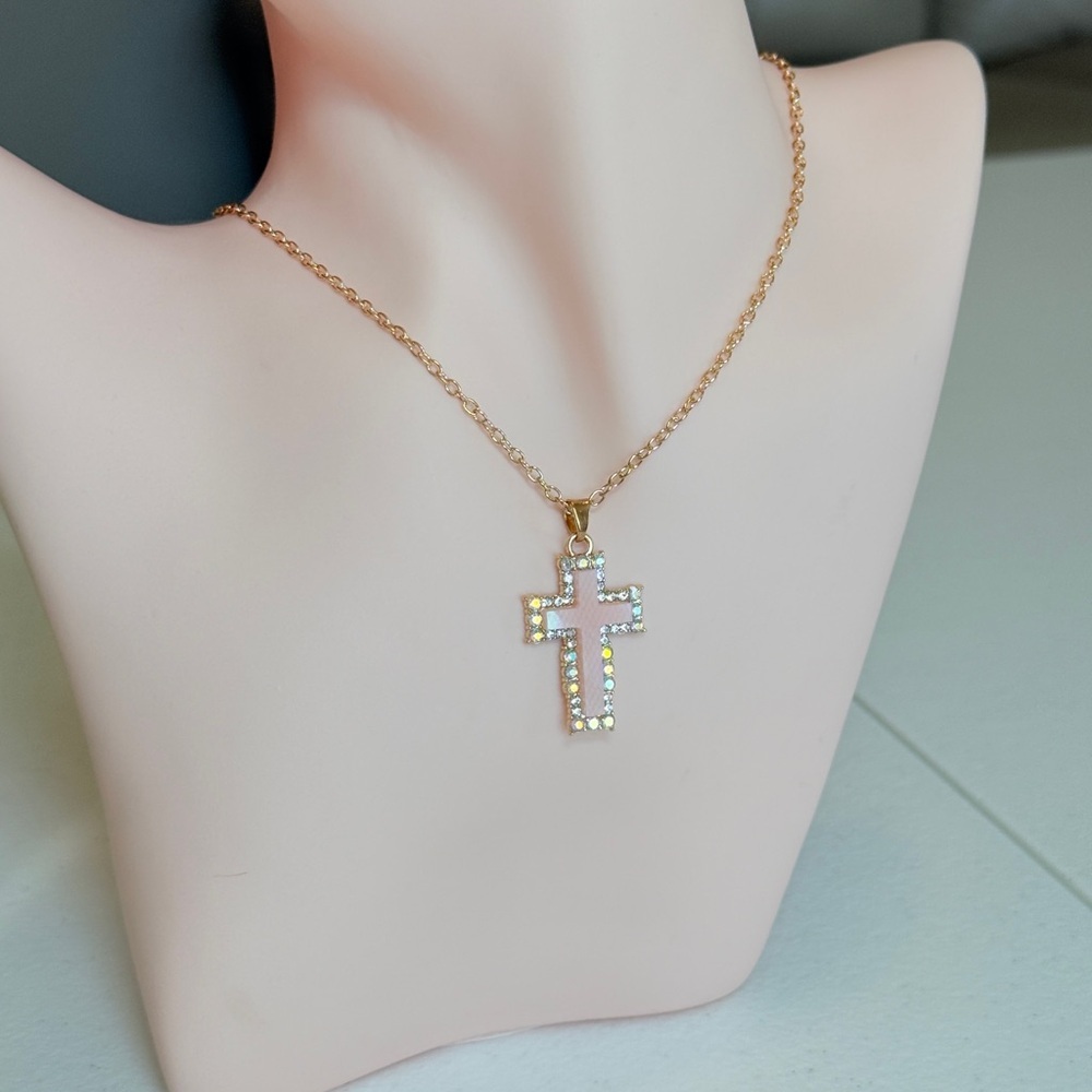 ⚜️ Gold and Silver Cross Pendant Necklace - Picture 7 of 10